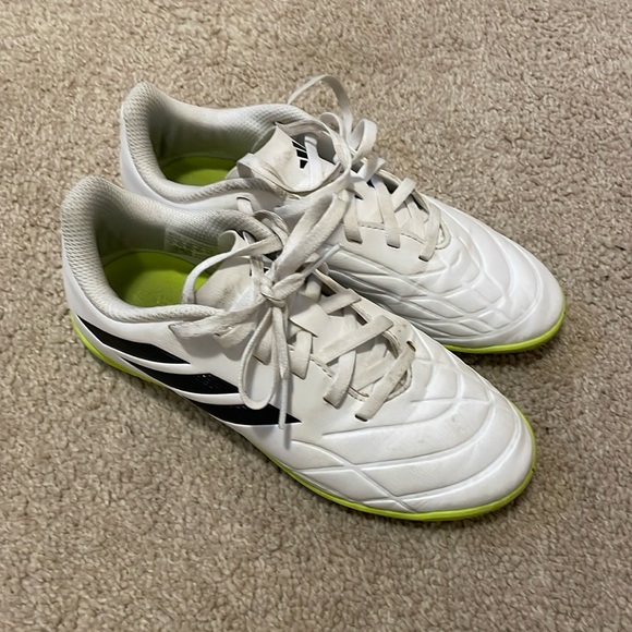 Adidas indoor soccer shoes - Picture 1 of 3
